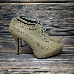 ❤️CHAROLETTE RUSSE Tan Oxford Heels Autumn Booties